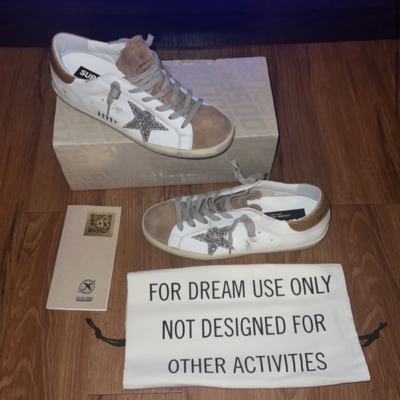 Golden Goose Superstar - Brand New NWT
In box with passport and dust bag - Picture 2 of 10